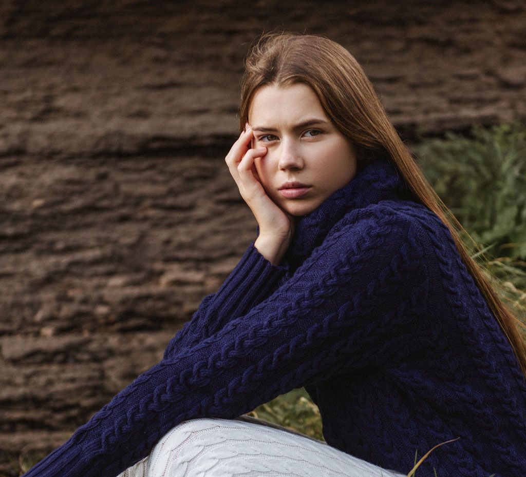 MITHIO AGNES women´s merinowool hight neck cable knit sweater dark lilac