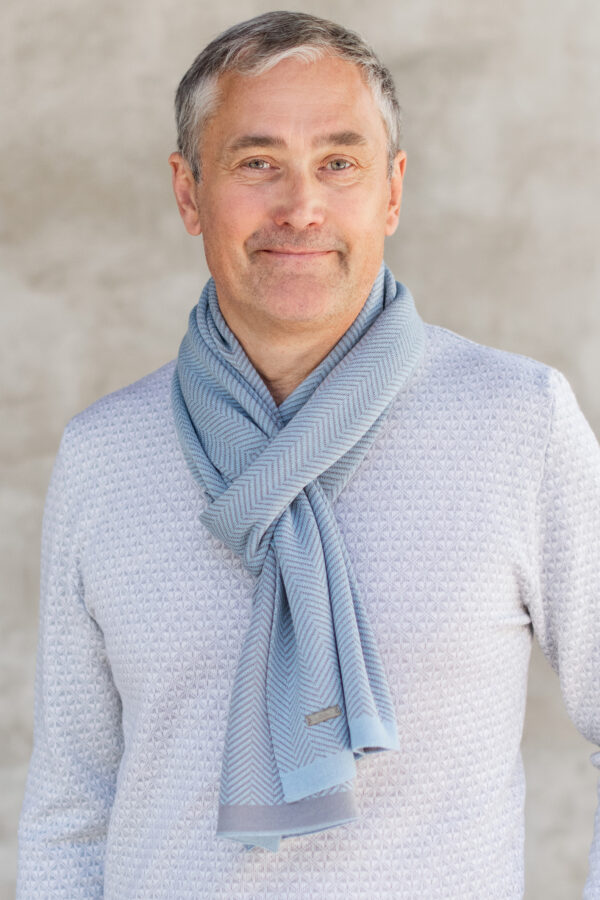 MITHIO Merinowool scarf in jaquard knit Herringbone light blue
