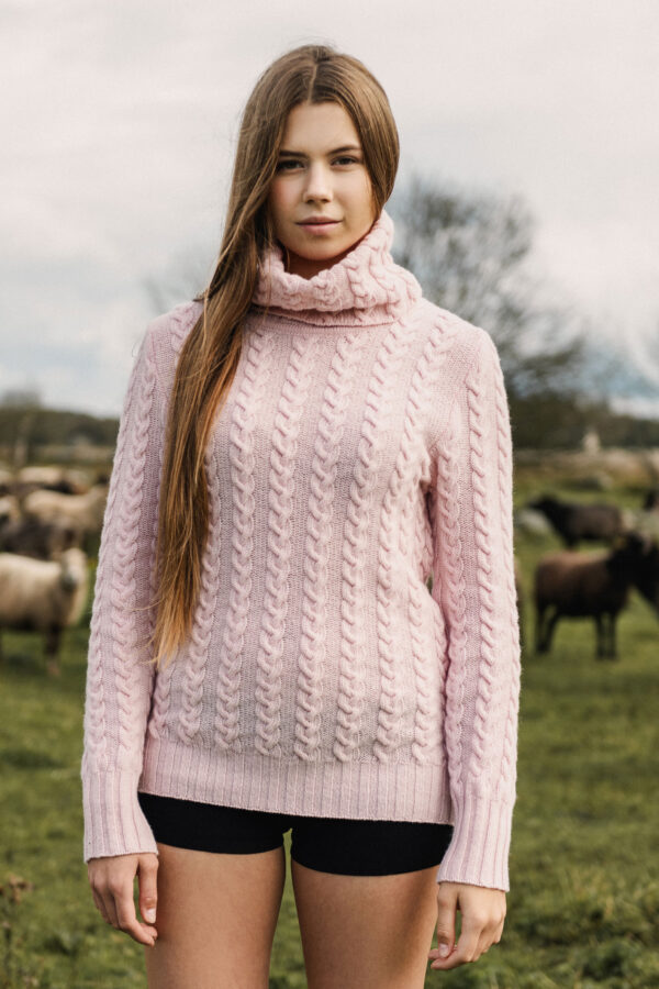 MITHIO AGNES women´s merinowool hight neck cable knit sweater pink