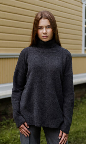MITHIO HETTI women´s merinowool high neck oversize sweater dark grey